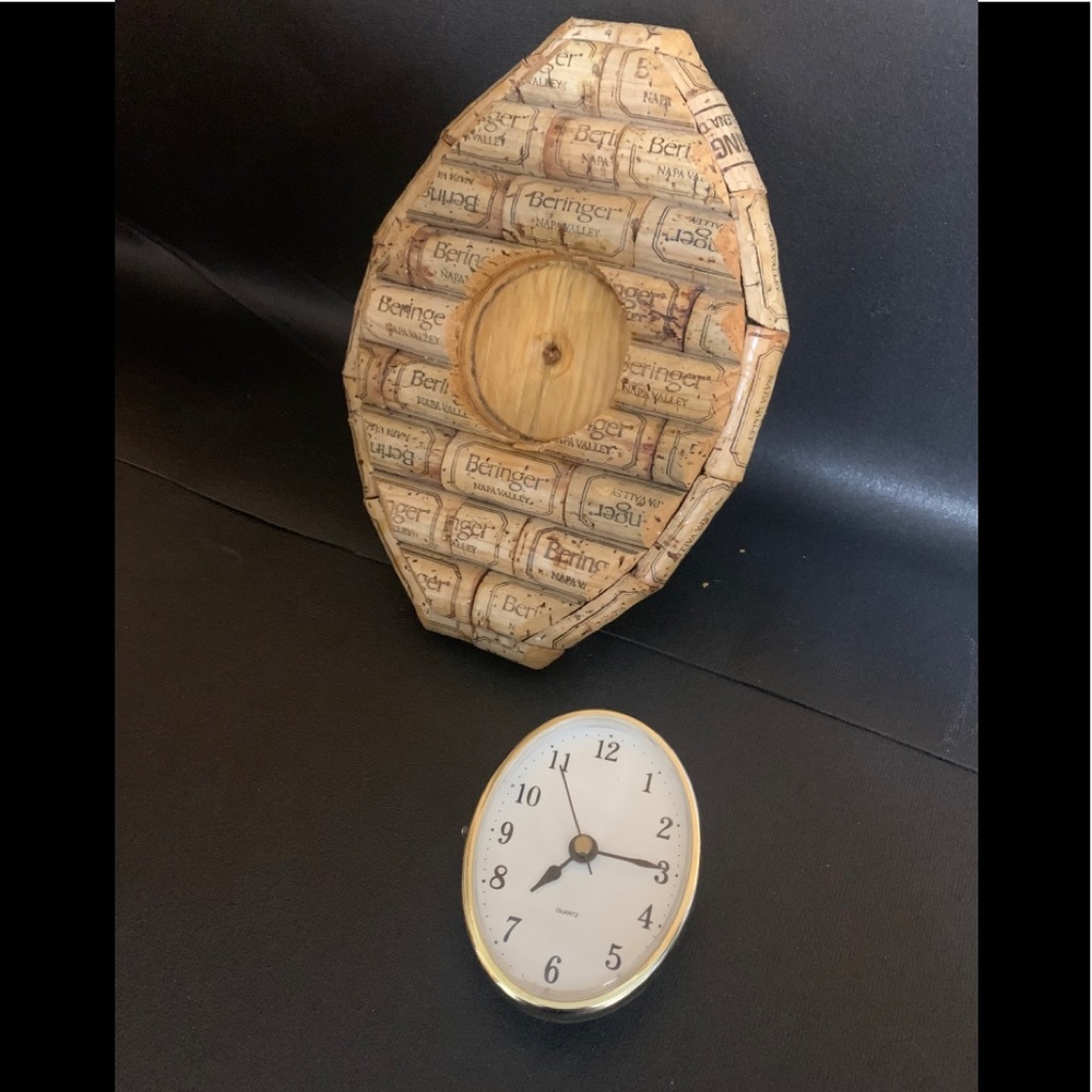 Handcrafted Cork Clock (Beringer) - Picture 5 of 9
